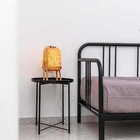 Manouk's Two Bedroom Apartamento